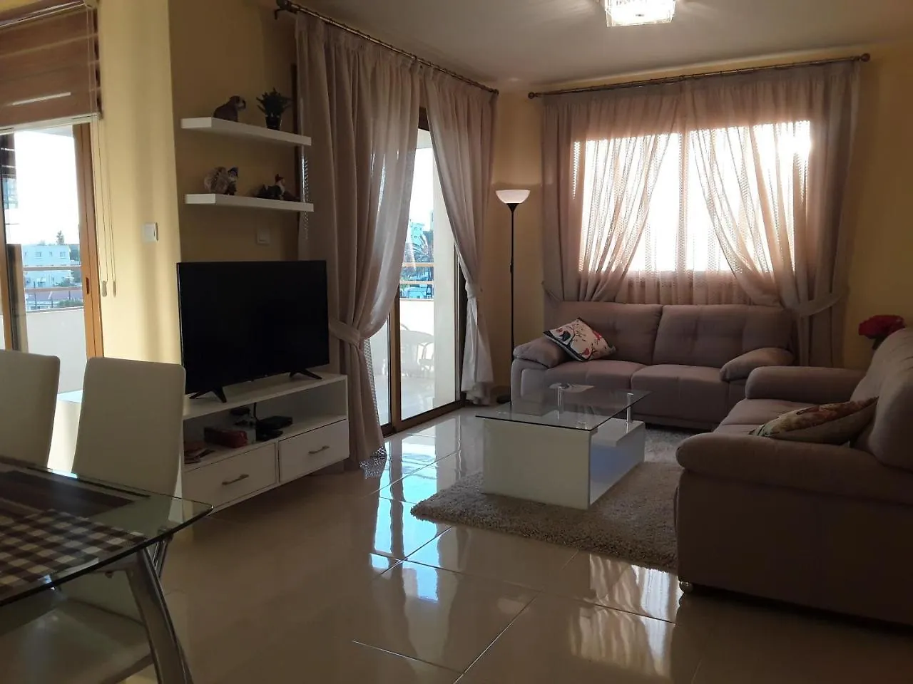 Rezial Apartments Larnaca