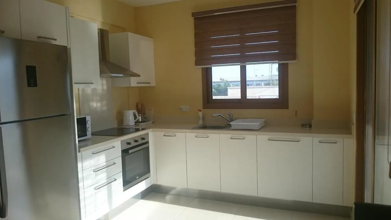Rezial Apartments Larnaca